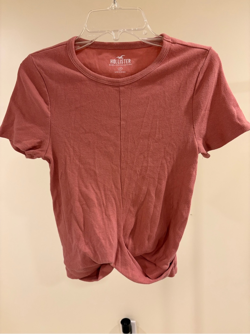 Hollister Short Sleeve Twisted-Hem Tee in Dusty Rose